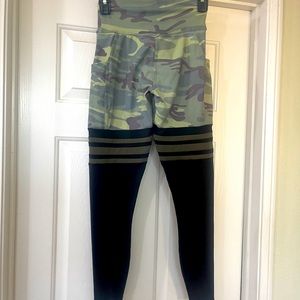 Bombshell camo leggings only worn once